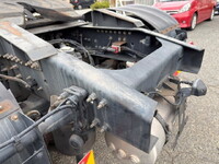 UDトラックスクオントレーラーヘッド（トラクターヘッド）大型（10t）[写真08]