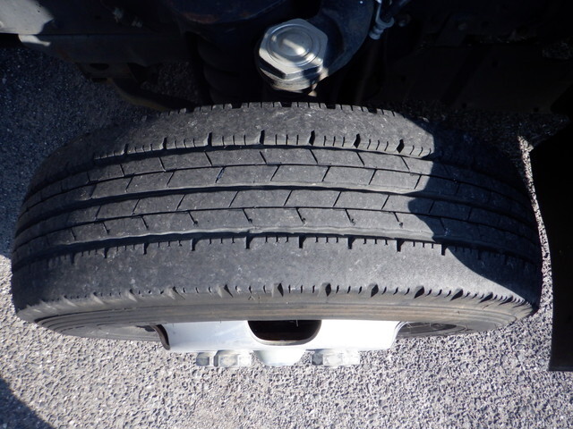 いすゞエルフ平ボディ小型（2t・3t）[写真12]