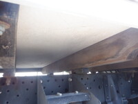 いすゞエルフ平ボディ小型（2t・3t）[写真17]