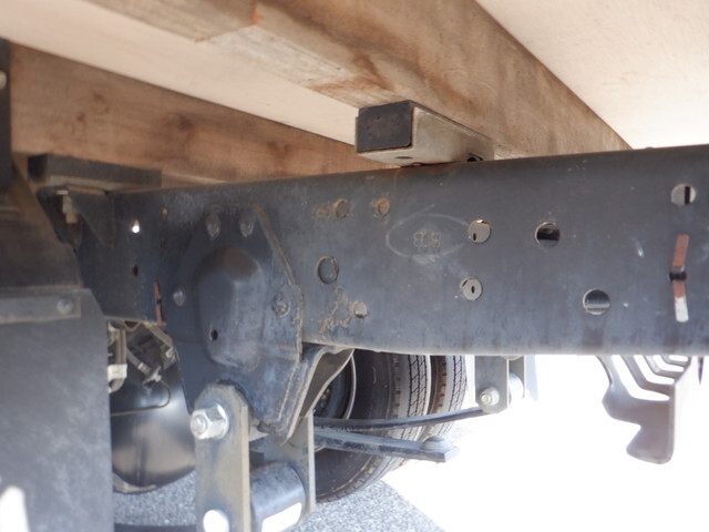 いすゞエルフ平ボディ小型（2t・3t）[写真18]