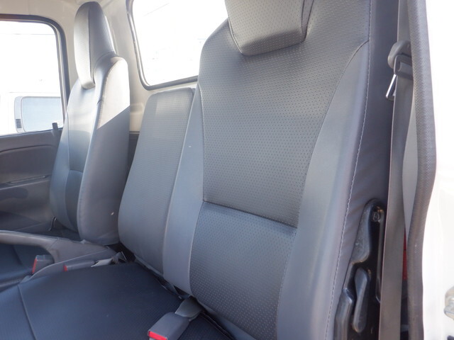 いすゞエルフ平ボディ小型（2t・3t）[写真30]