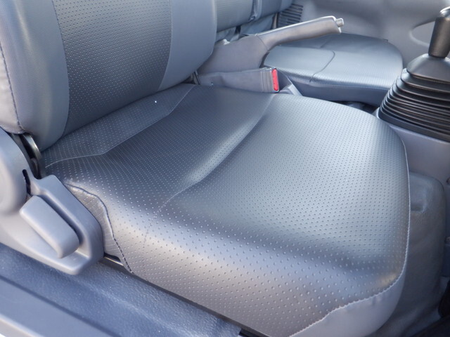 いすゞエルフ平ボディ小型（2t・3t）[写真32]