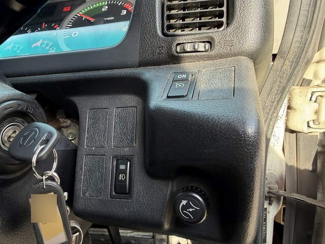 日野レンジャーアルミウイング中型（4t）[写真29]