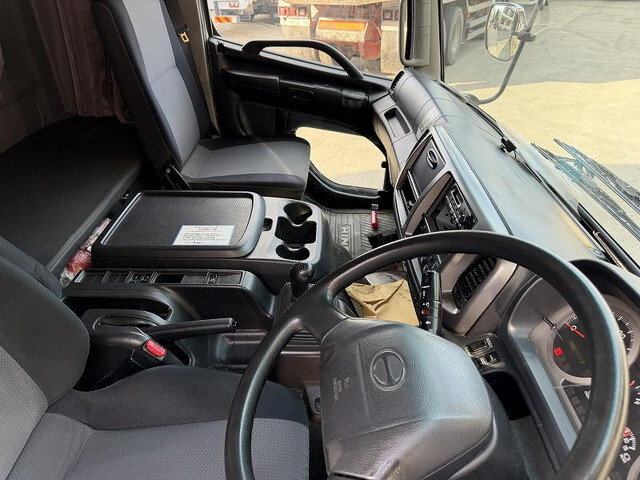 日野レンジャーアルミウイング中型（4t）[写真30]