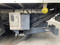 三菱ふそうキャンターアルミバン小型（2t・3t）[写真11]