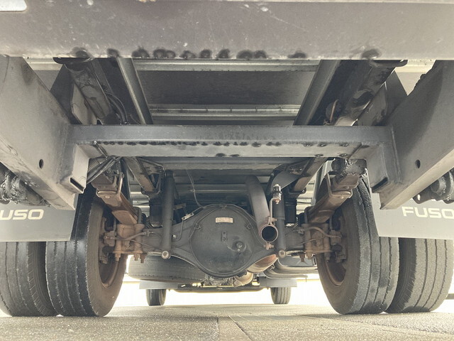 三菱ふそうキャンターアルミバン小型（2t・3t）[写真12]