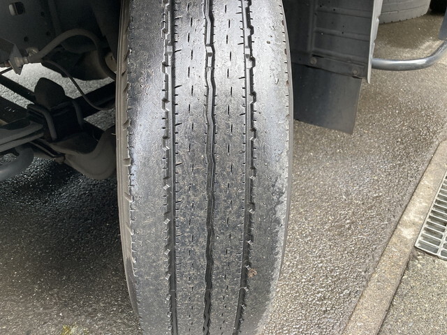 三菱ふそうキャンターアルミバン小型（2t・3t）[写真13]