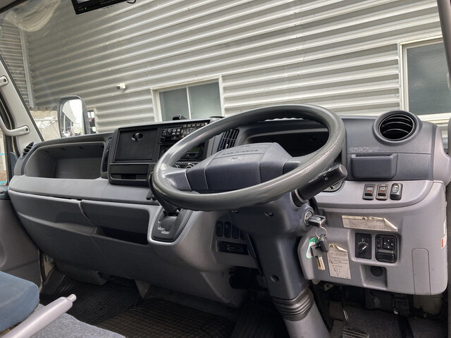 三菱ふそうキャンターアルミバン小型（2t・3t）[写真15]