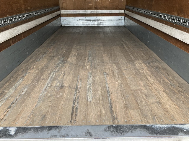 三菱ふそうキャンターアルミバン小型（2t・3t）[写真22]