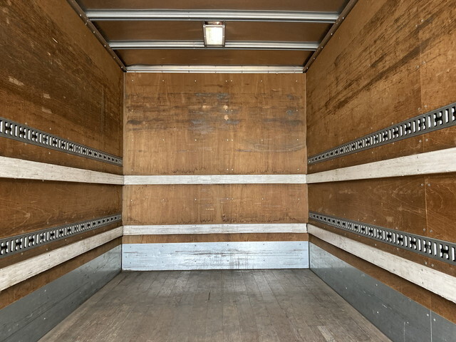 三菱ふそうキャンターアルミバン小型（2t・3t）[写真24]