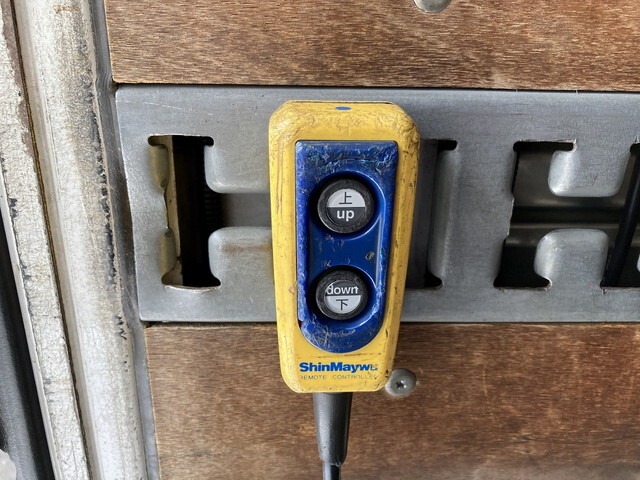 三菱ふそうキャンターアルミバン小型（2t・3t）[写真26]