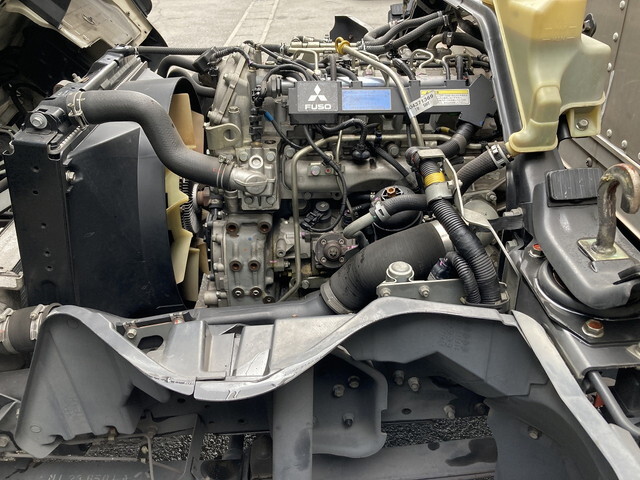 三菱ふそうキャンターアルミバン小型（2t・3t）[写真29]