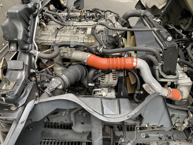 三菱ふそうキャンターアルミバン小型（2t・3t）[写真30]