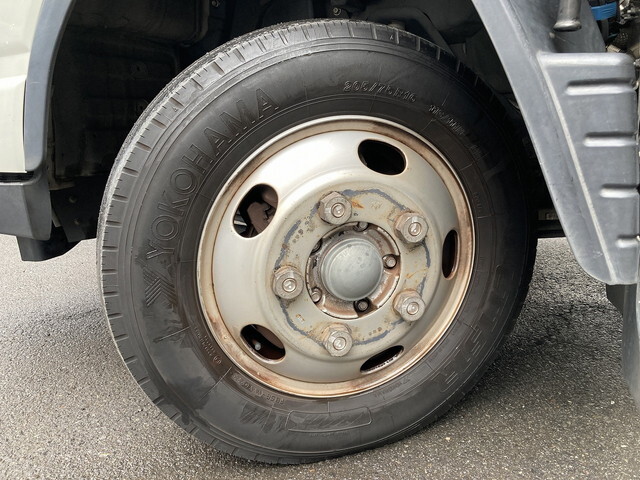 三菱ふそうキャンターアルミバン小型（2t・3t）[写真32]