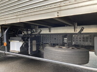 三菱ふそうキャンターアルミバン小型（2t・3t）[写真10]