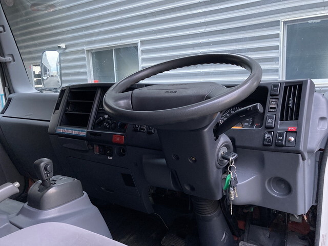 いすゞエルフアルミバン小型（2t・3t）[写真16]