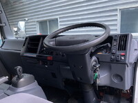 いすゞエルフアルミバン小型（2t・3t）[写真17]