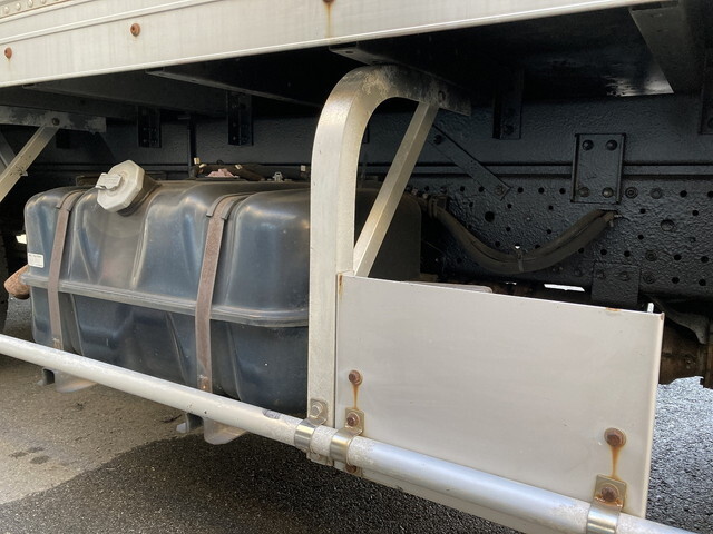 いすゞエルフアルミバン小型（2t・3t）[写真17]