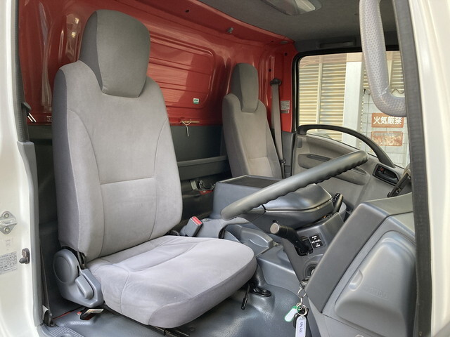 いすゞエルフアルミバン小型（2t・3t）[写真19]