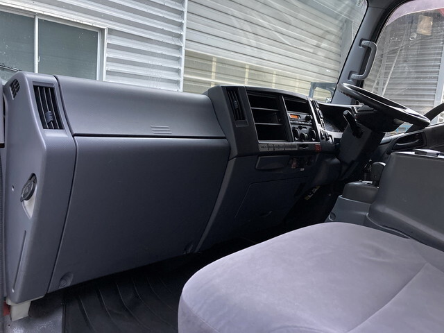 いすゞエルフアルミバン小型（2t・3t）[写真20]