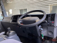 いすゞエルフアルミバン小型（2t・3t）[写真21]