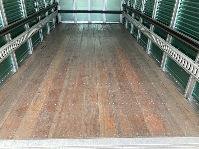 いすゞエルフアルミバン小型（2t・3t）[写真24]