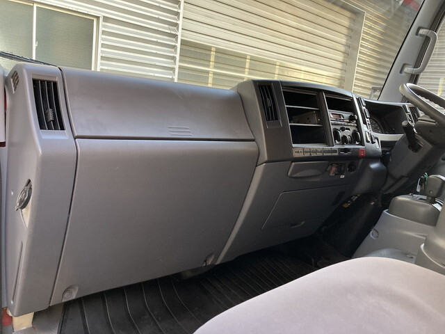 いすゞエルフアルミバン小型（2t・3t）[写真24]