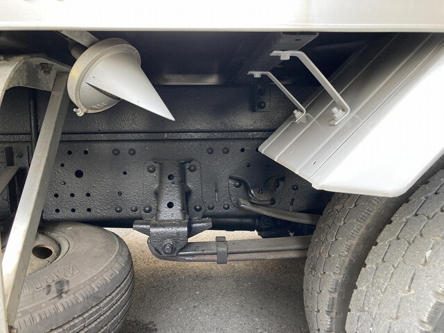 いすゞエルフアルミバン小型（2t・3t）[写真30]