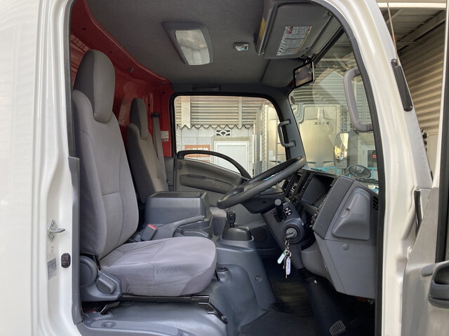 いすゞエルフアルミバン小型（2t・3t）[写真33]