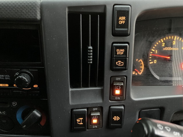 いすゞエルフアルミバン小型（2t・3t）[写真34]