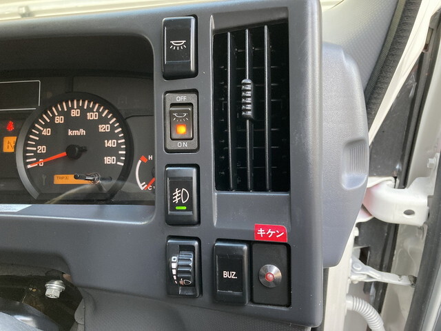 いすゞエルフアルミバン小型（2t・3t）[写真35]