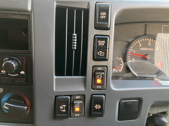 いすゞエルフアルミバン小型（2t・3t）[写真36]