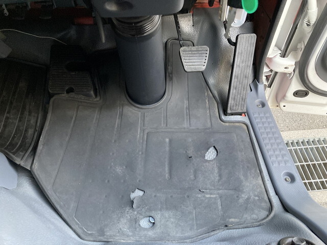 いすゞエルフアルミバン小型（2t・3t）[写真37]