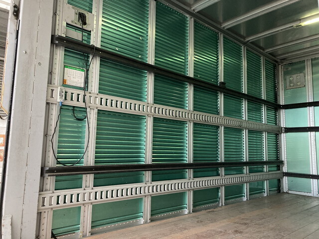 いすゞエルフアルミバン小型（2t・3t）[写真07]