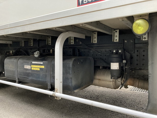 三菱ふそうキャンターパネルバン小型（2t・3t）[写真11]