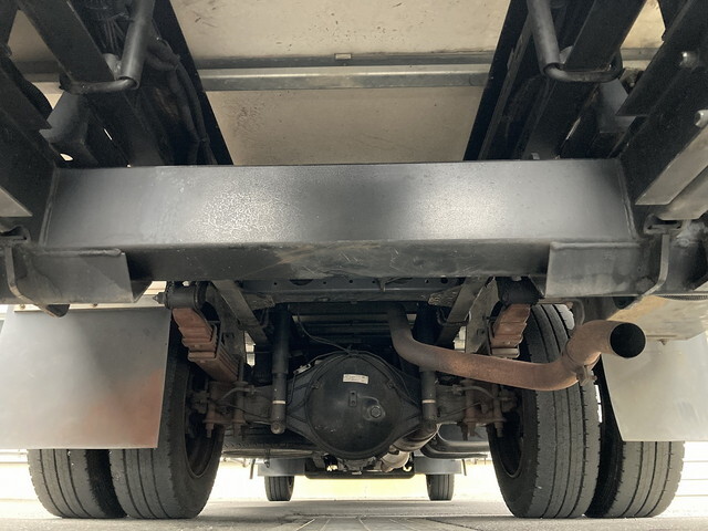 三菱ふそうキャンターパネルバン小型（2t・3t）[写真12]