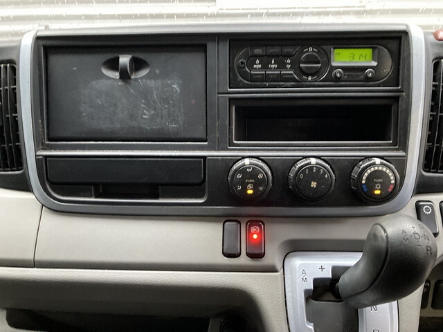 三菱ふそうキャンターパネルバン小型（2t・3t）[写真17]