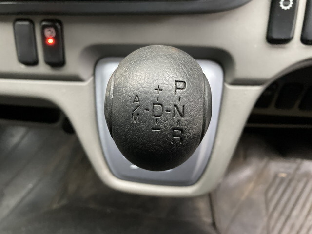 三菱ふそうキャンターパネルバン小型（2t・3t）[写真18]