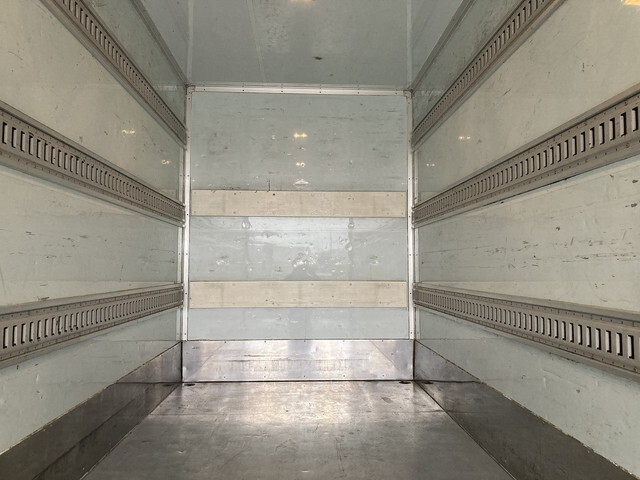 三菱ふそうキャンターパネルバン小型（2t・3t）[写真26]