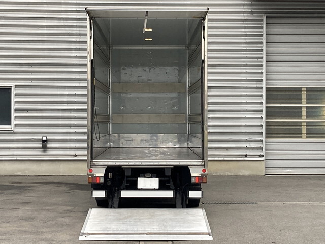三菱ふそうキャンターパネルバン小型（2t・3t）[写真04]