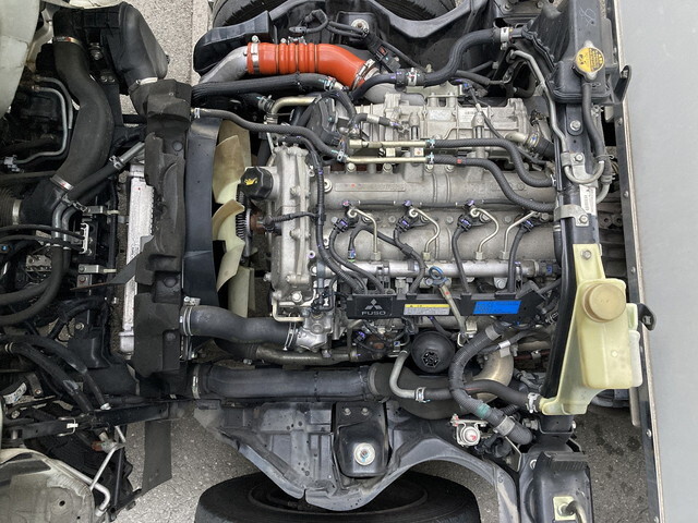 三菱ふそうキャンターパネルバン小型（2t・3t）[写真06]