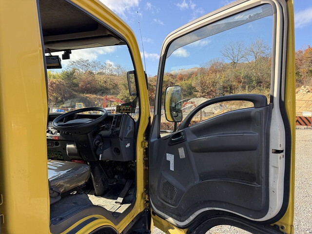 いすゞエルフパッカー車（塵芥車）小型（2t・3t）[写真30]