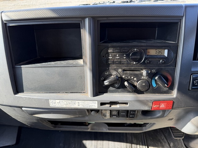 いすゞエルフパッカー車（塵芥車）小型（2t・3t）[写真37]