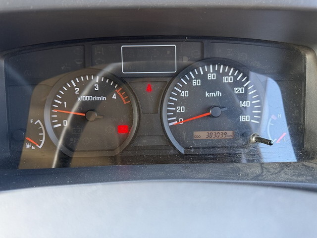 いすゞエルフパッカー車（塵芥車）小型（2t・3t）[写真38]