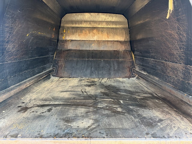 いすゞフォワードパッカー車（塵芥車）増トン（6t・8t）[写真11]