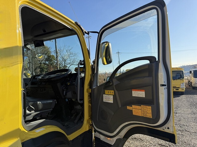 いすゞフォワードパッカー車（塵芥車）増トン（6t・8t）[写真29]