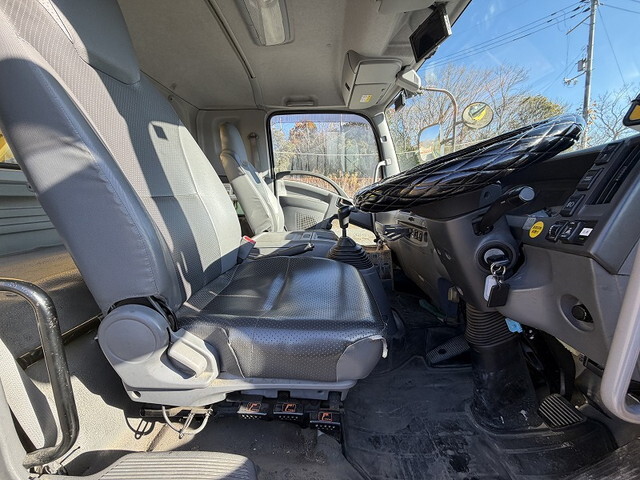 いすゞフォワードパッカー車（塵芥車）増トン（6t・8t）[写真30]