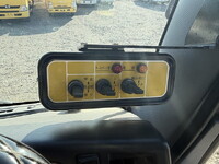 いすゞフォワードパッカー車（塵芥車）増トン（6t・8t）[写真34]