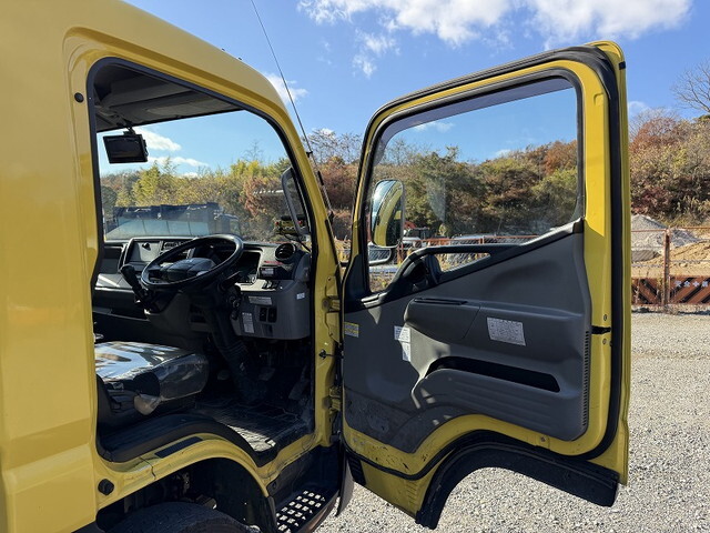 三菱ふそうキャンターパッカー車（塵芥車）小型（2t・3t）[写真29]