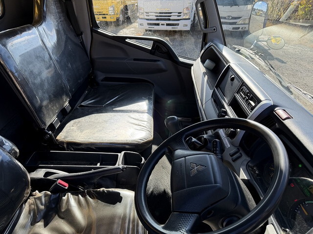 三菱ふそうキャンターパッカー車（塵芥車）小型（2t・3t）[写真33]